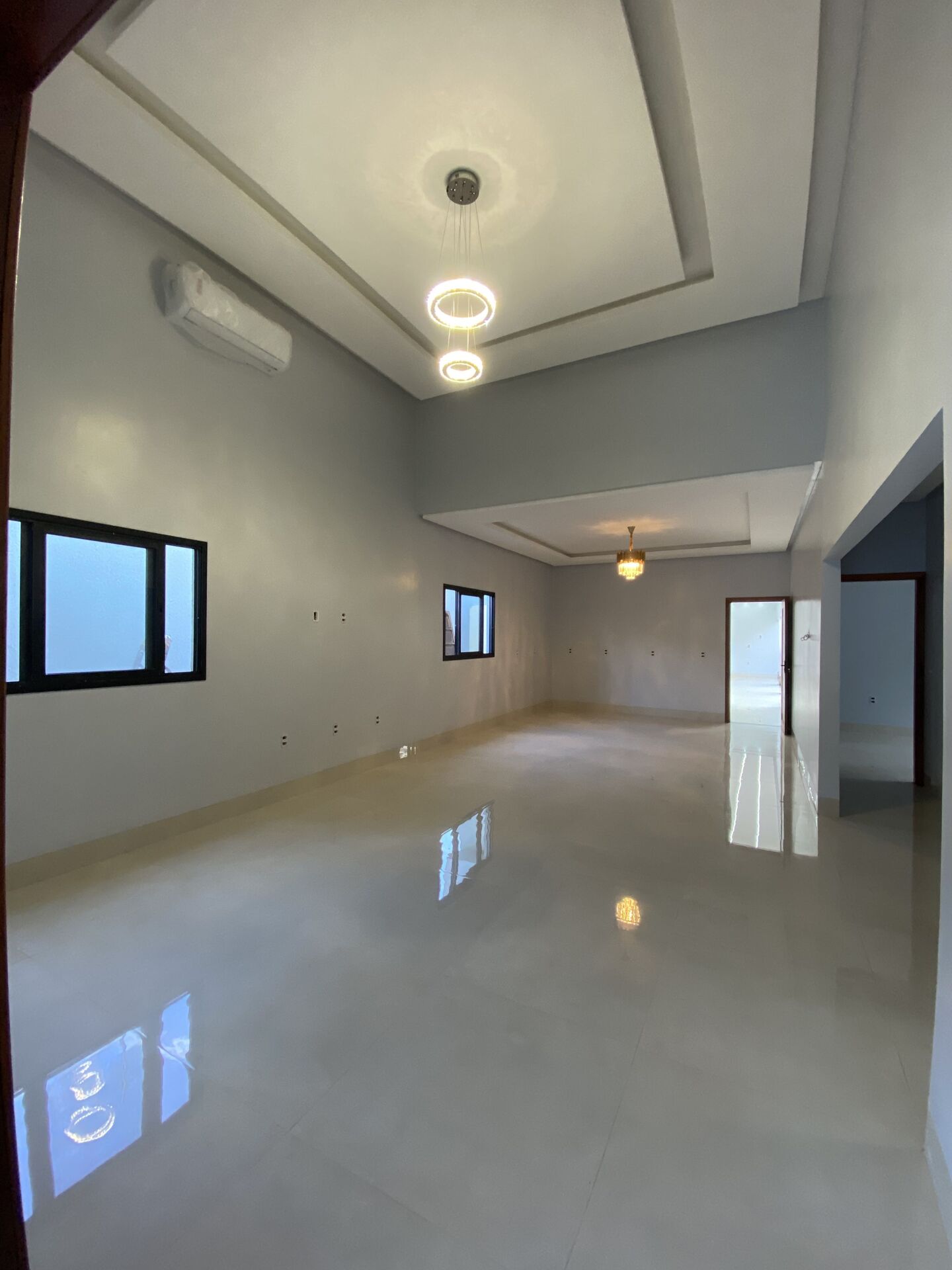 Casa à venda com 3 quartos, 255m² - Foto 2