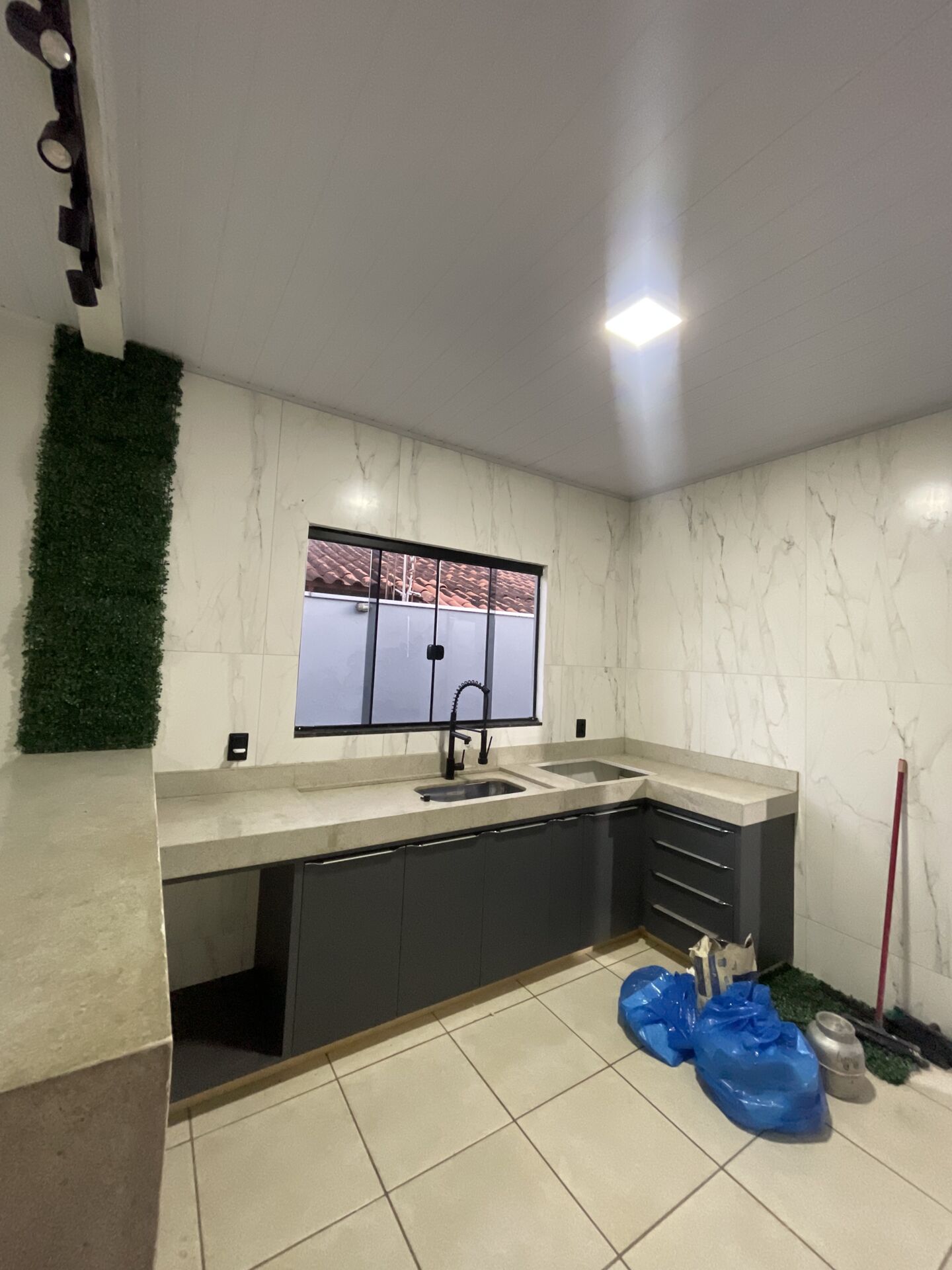 Casa à venda com 2 quartos, 110m² - Foto 4