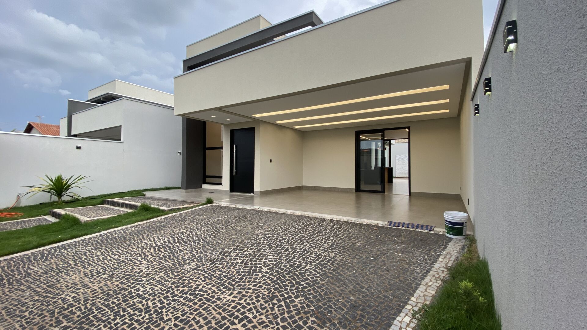 Casa à venda com 3 quartos, 166m² - Foto 3