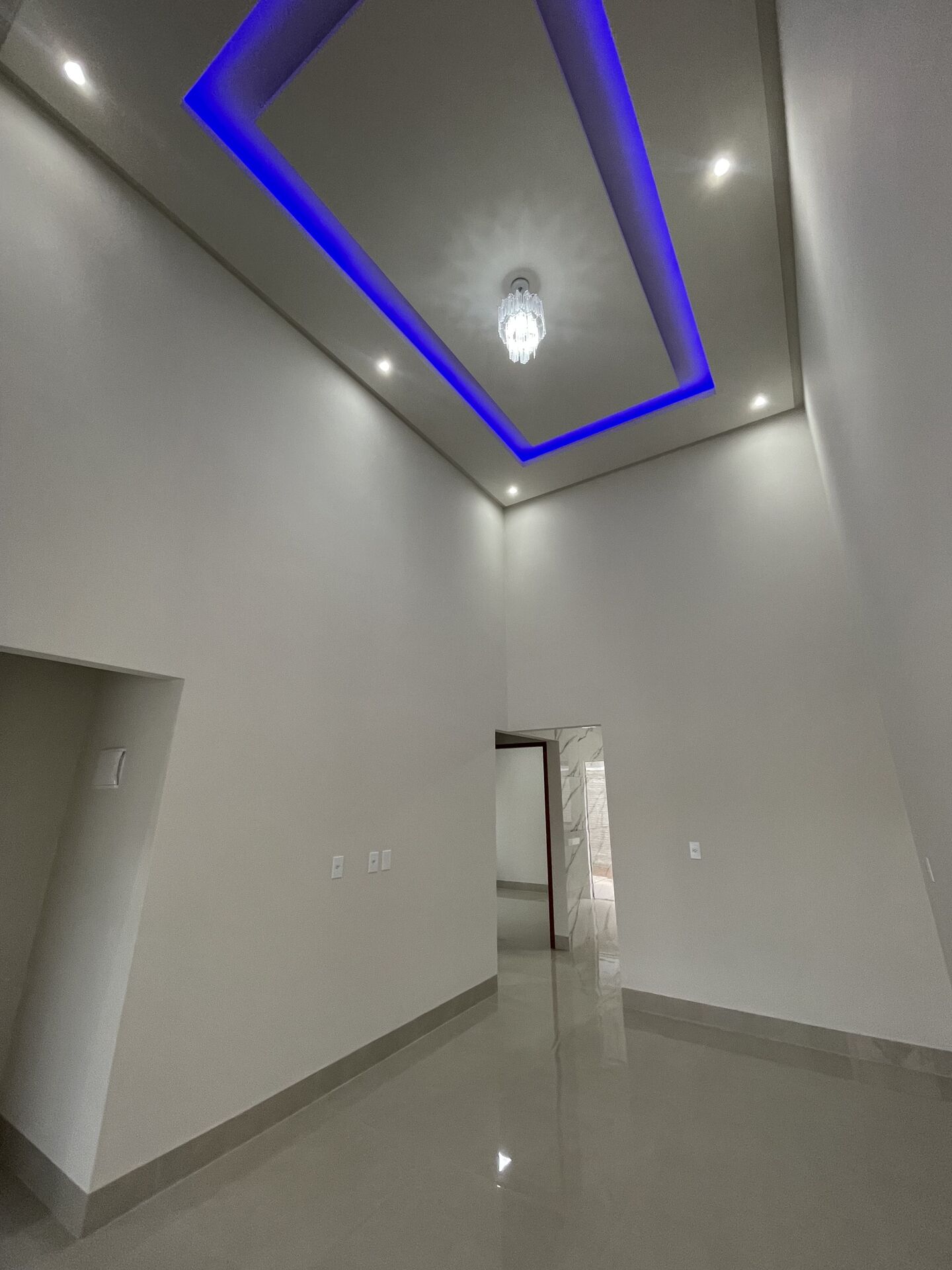 Casa à venda com 3 quartos, 100m² - Foto 3