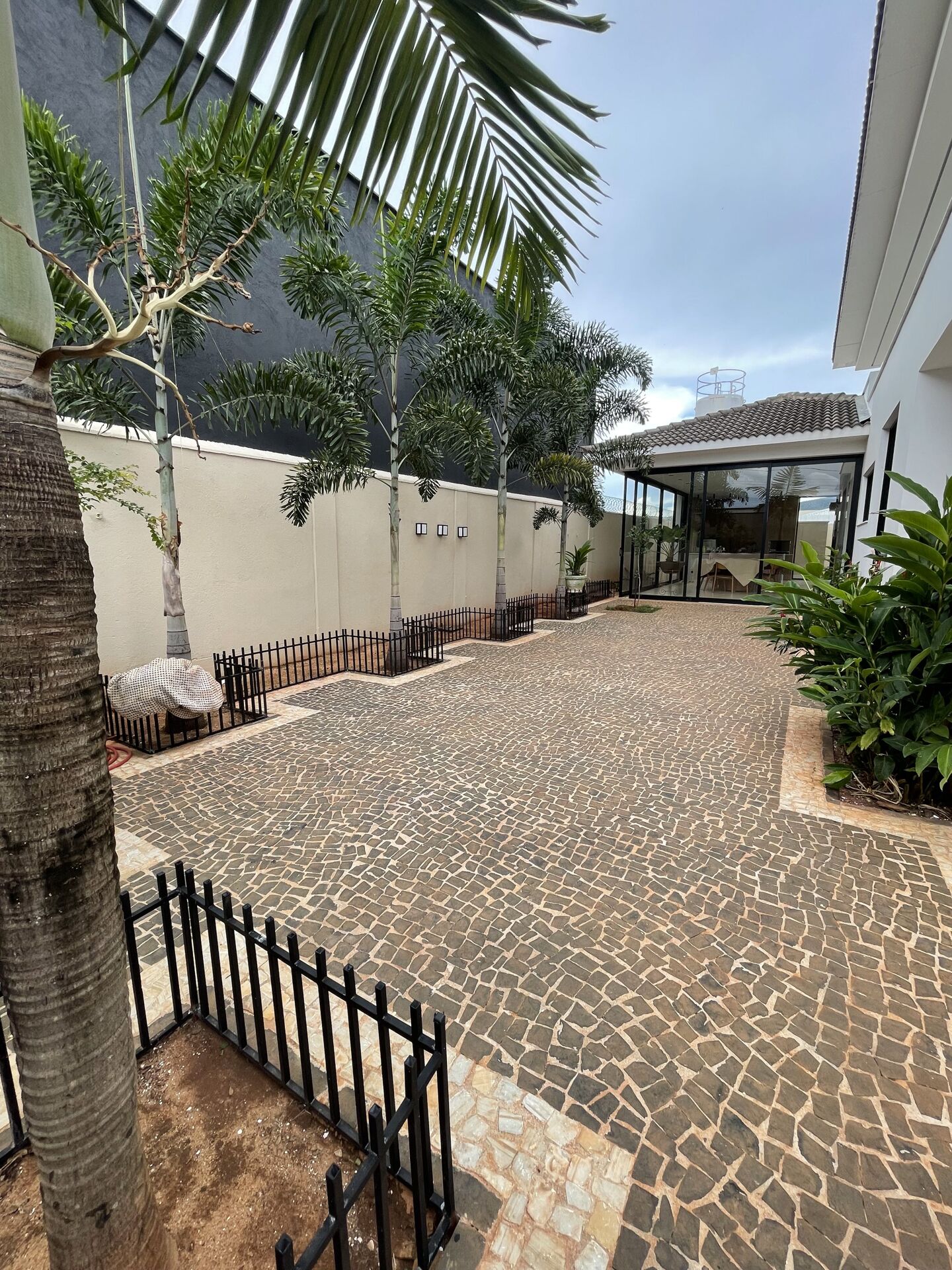 Casa à venda com 3 quartos, 439m² - Foto 3