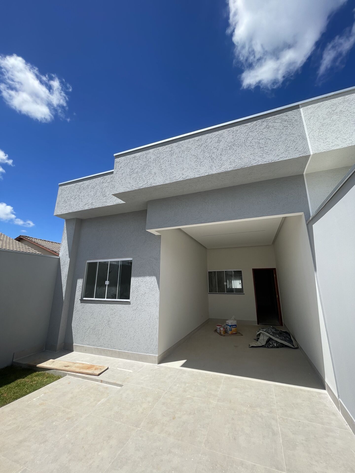 Casa à venda com 3 quartos, 136m² - Foto 1