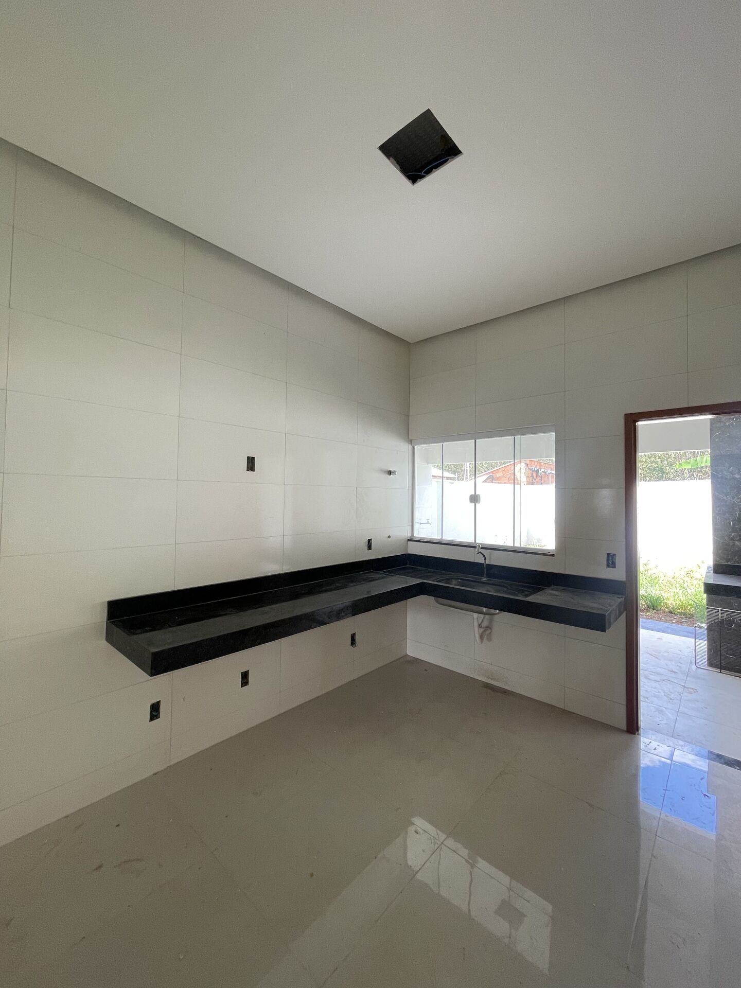Casa à venda com 3 quartos, 136m² - Foto 3