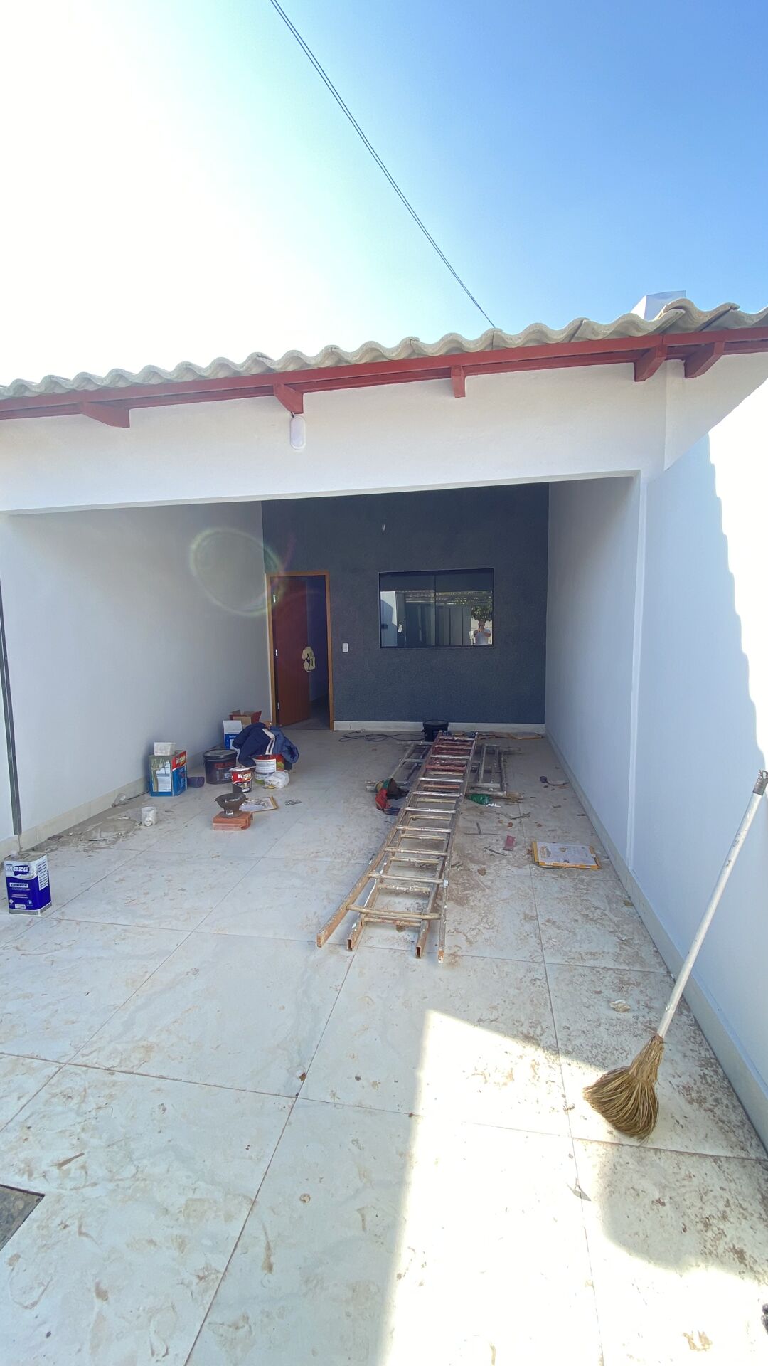 Casa à venda com 3 quartos, 94m² - Foto 1