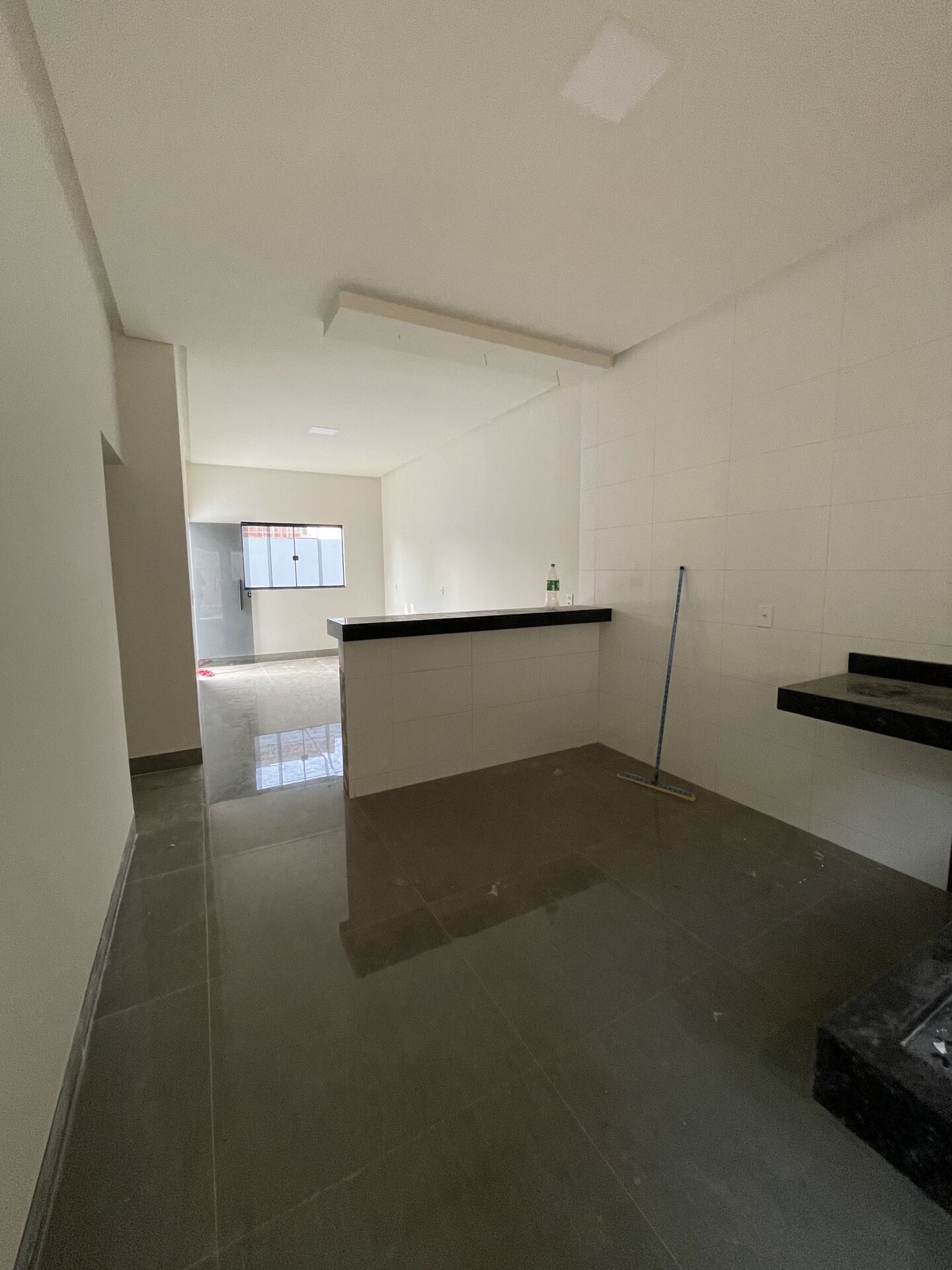 Casa à venda com 3 quartos, 79m² - Foto 4