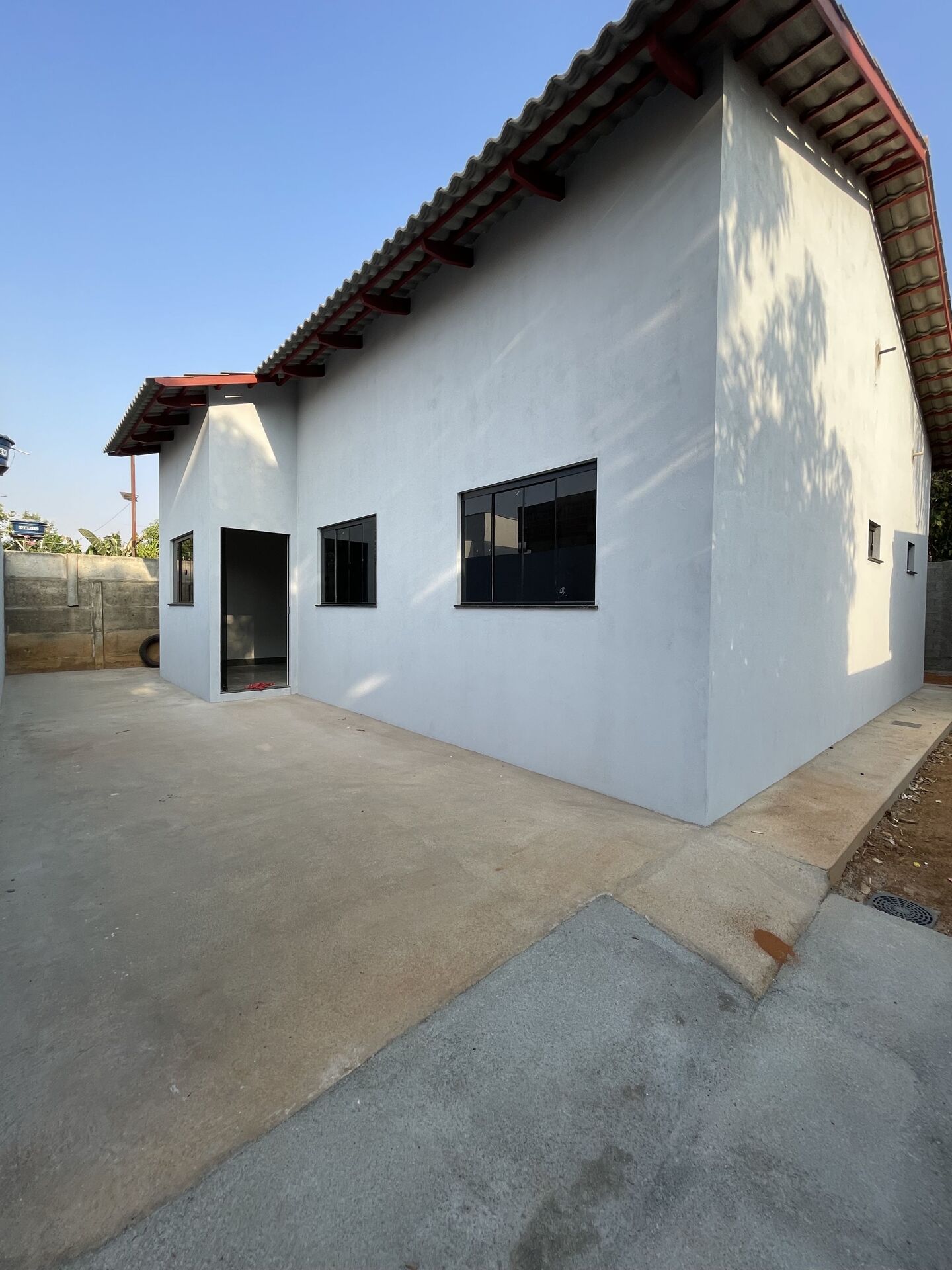 Casa à venda com 3 quartos, 79m² - Foto 1