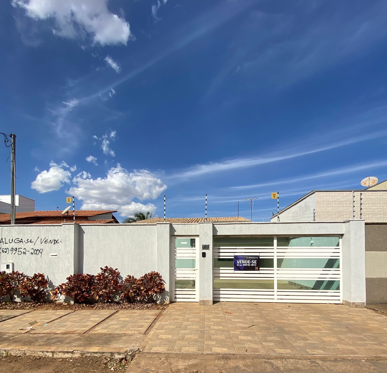 Casa à venda com 3 quartos, 385m² - Foto 1