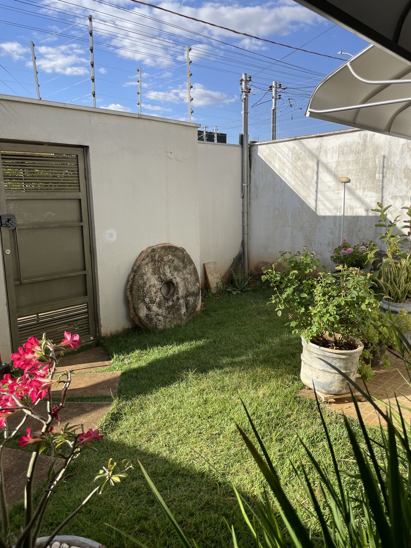 Casa à venda com 3 quartos, 203m² - Foto 2