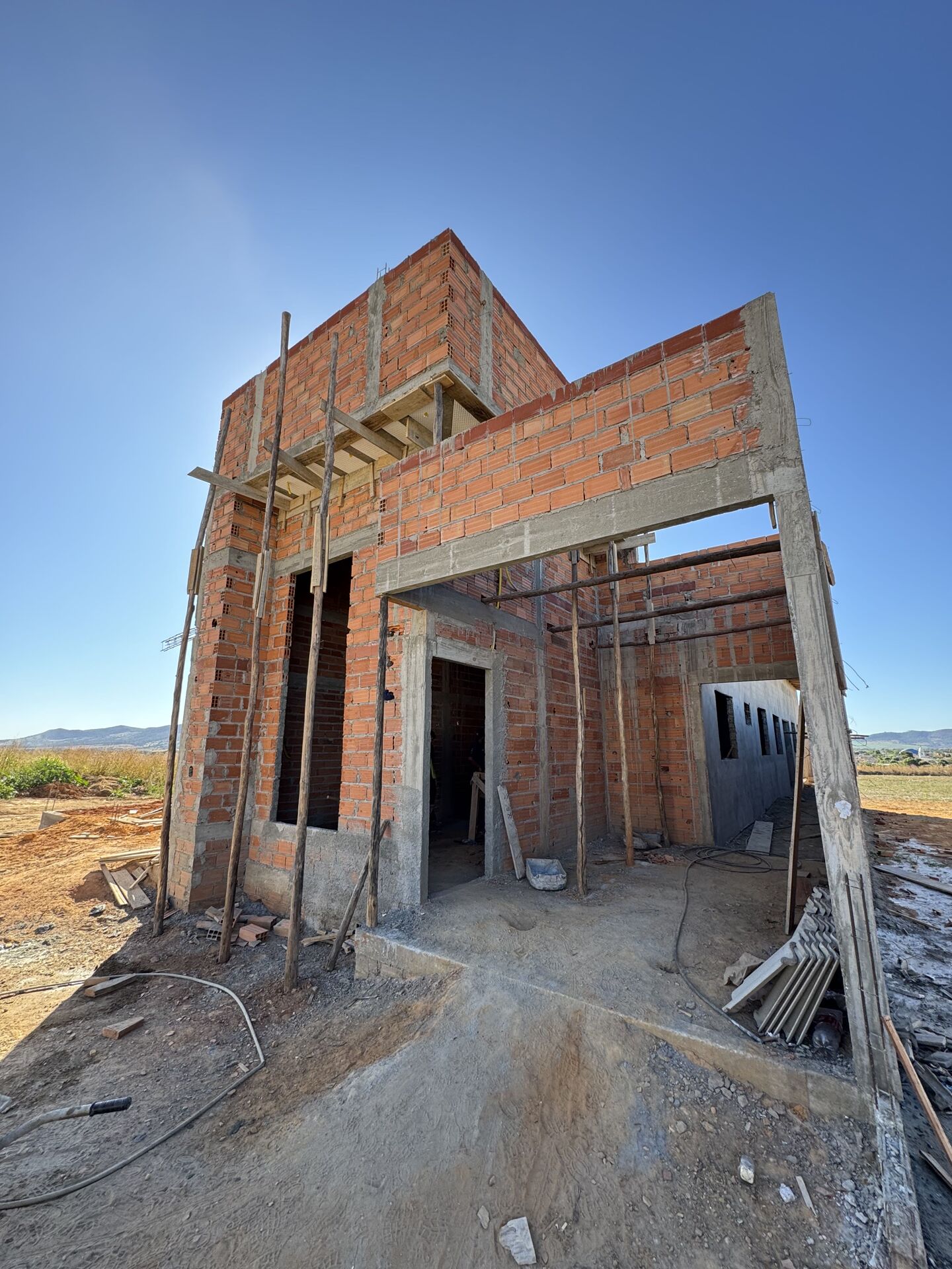 Casa à venda com 3 quartos, 123m² - Foto 2