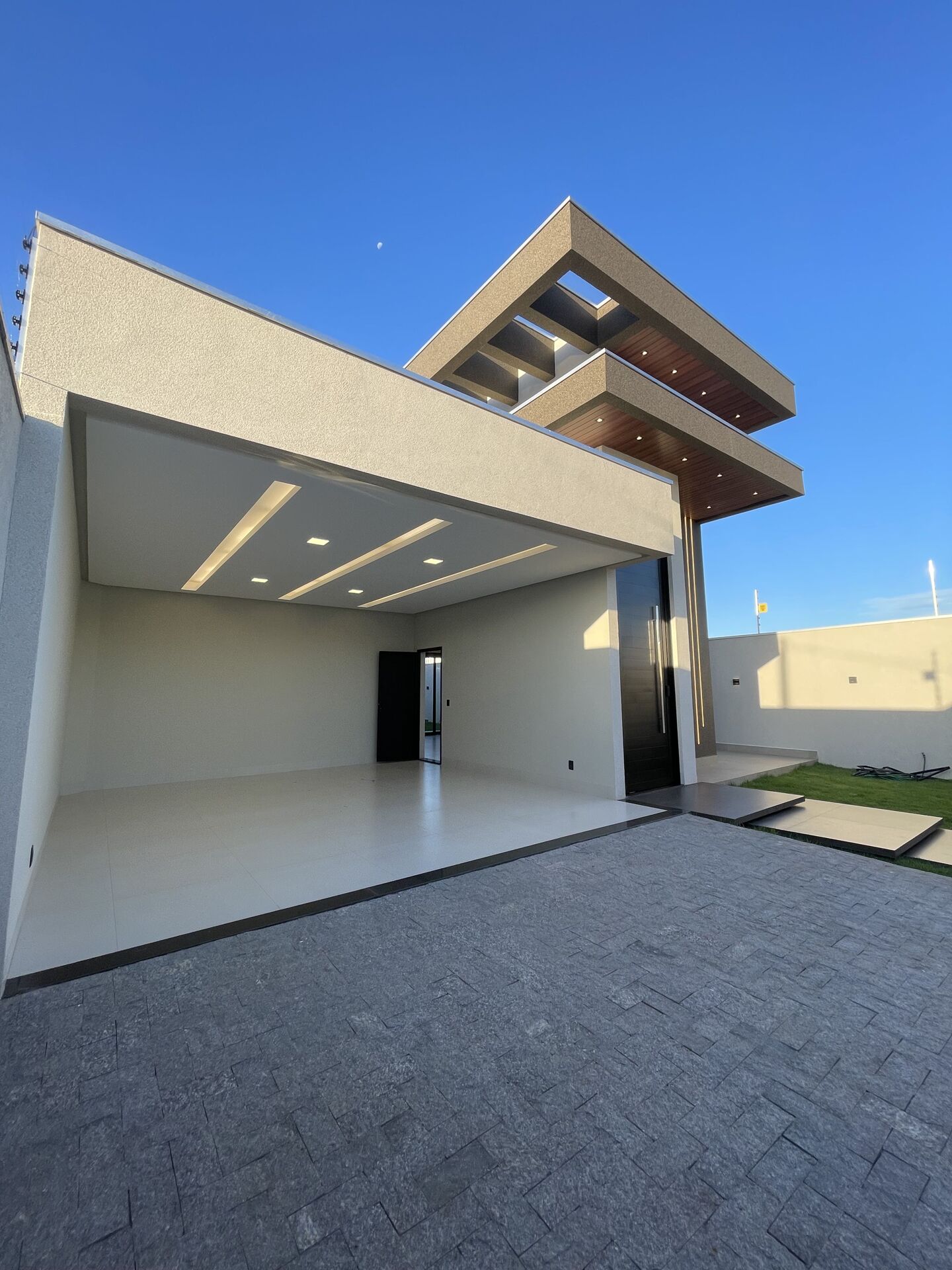 Casa à venda com 3 quartos, 176m² - Foto 2