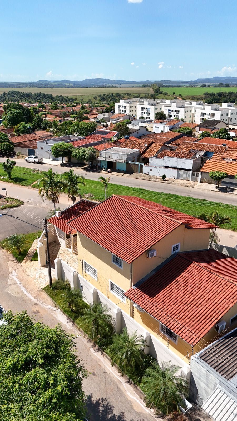 Casa, 4 quartos, 265 m² - Foto 2