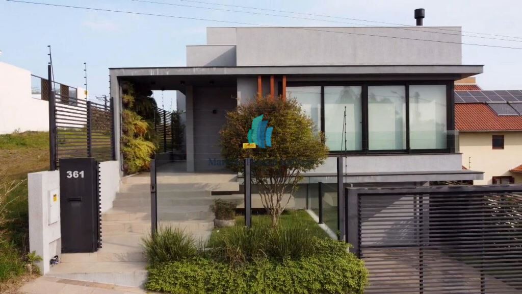 Casa à venda com 3 quartos, 296m² - Foto 2