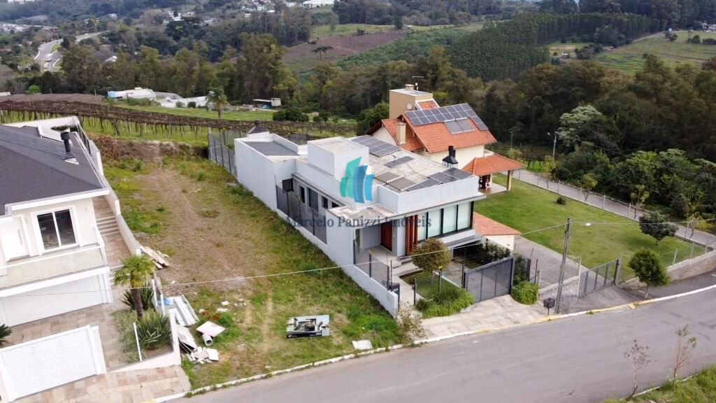 Casa à venda com 3 quartos, 296m² - Foto 1