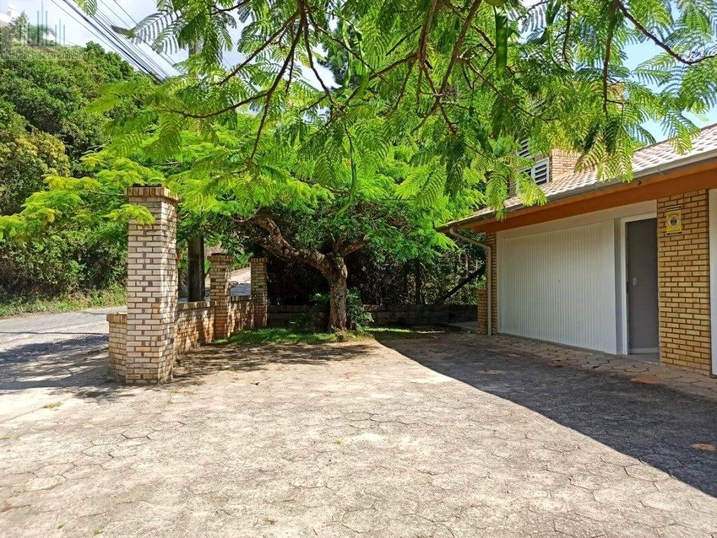 Casa à venda com 5 quartos, 220m² - Foto 8