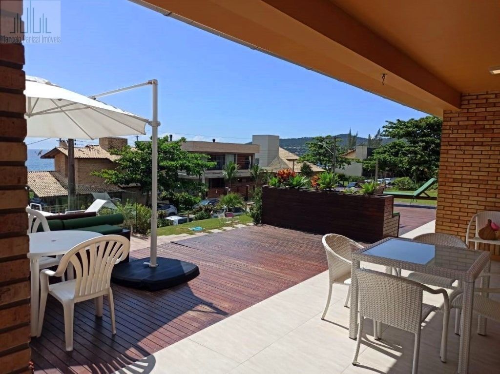 Casa à venda com 5 quartos, 220m² - Foto 4