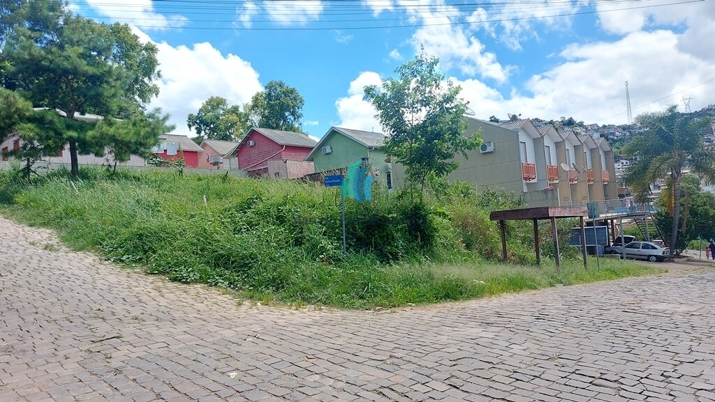 Terreno à venda, 200m² - Foto 1