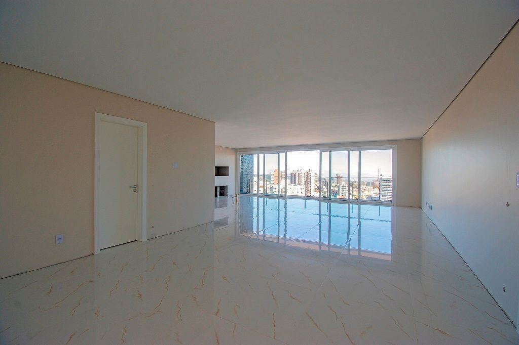 Apartamento à venda com 3 quartos, 215m² - Foto 2