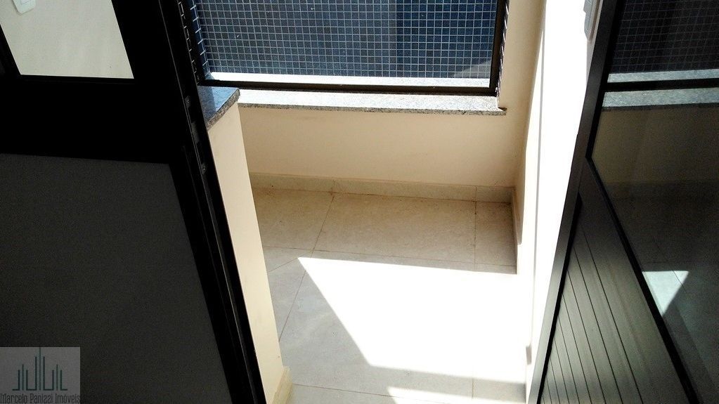 Apartamento à venda com 2 quartos, 79m² - Foto 5