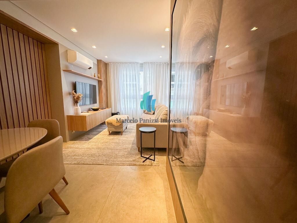 Apartamento à venda com 2 quartos, 70m² - Foto 2