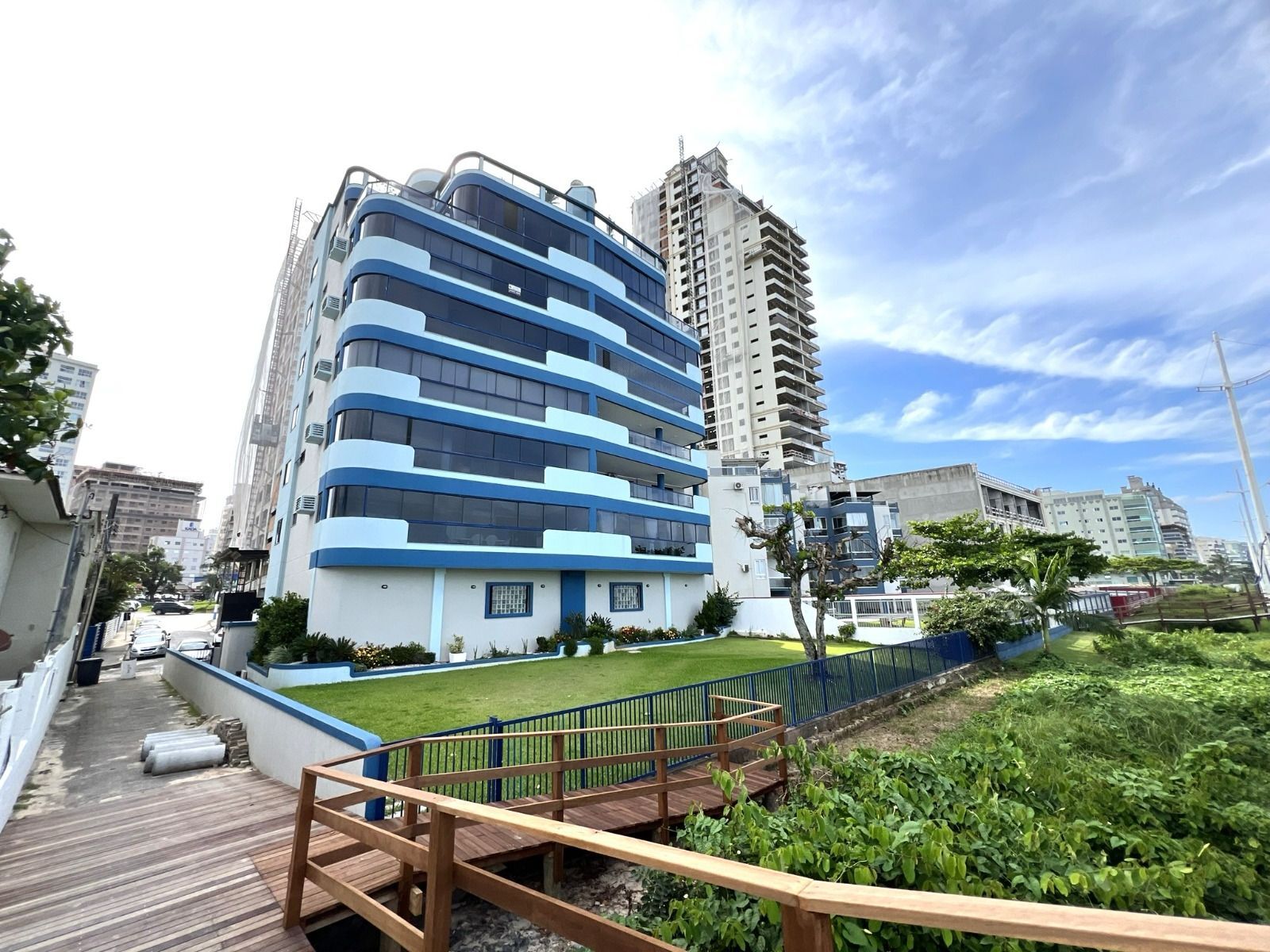 RESIDENCIAL ROLAND HEIL - Roland Heil - fachada lateral