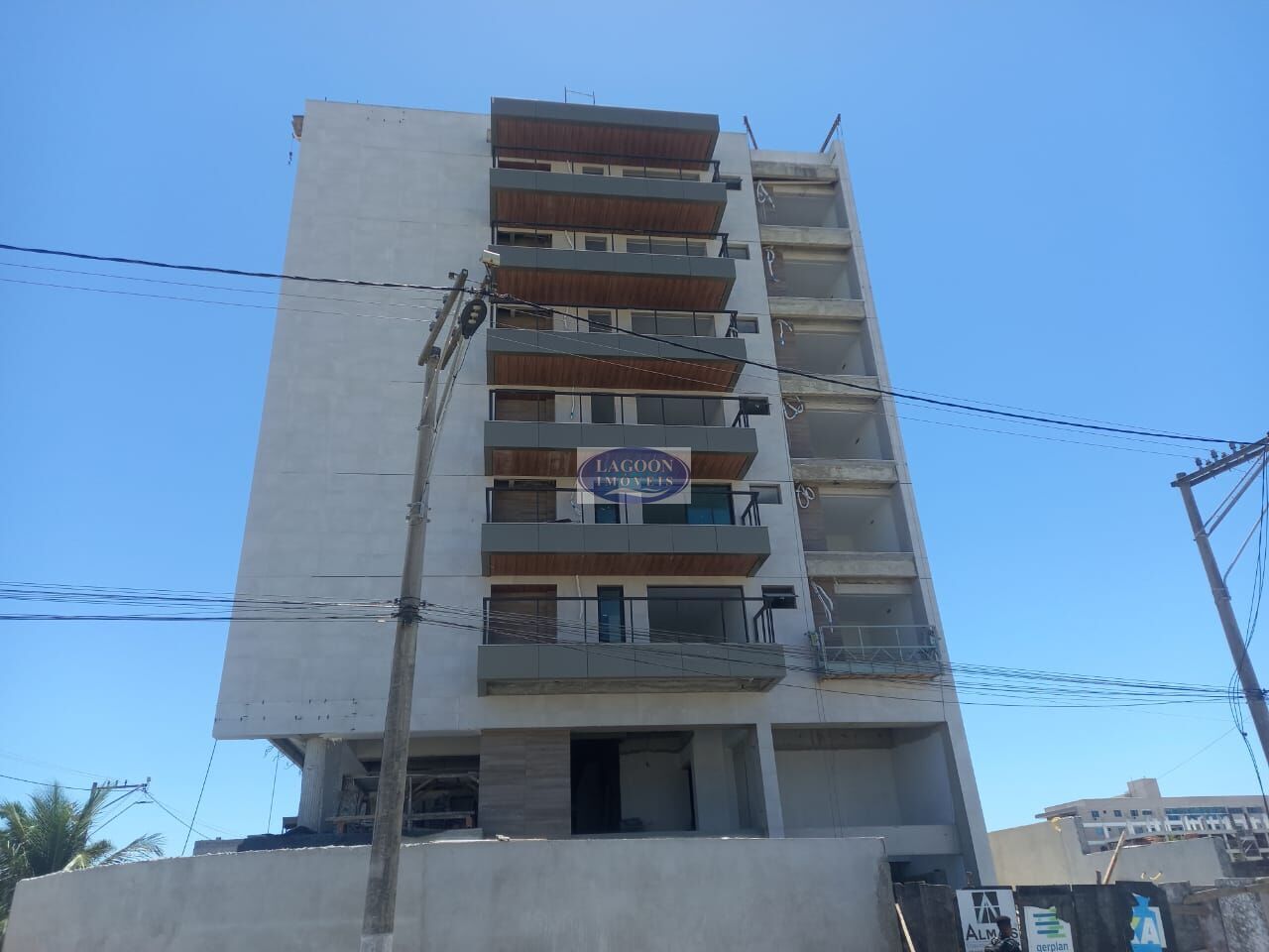 Apartamento à venda com 2 quartos, 79m² - Foto 2