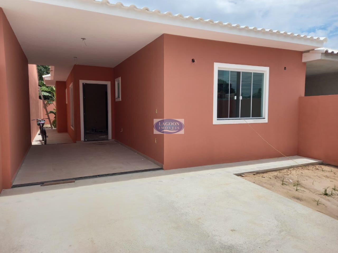 Casa à venda com 2 quartos, 86m² - Foto 1