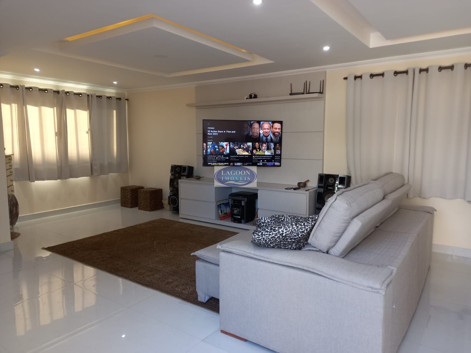 Casa de Condomínio à venda com 4 quartos, 235m² - Foto 3