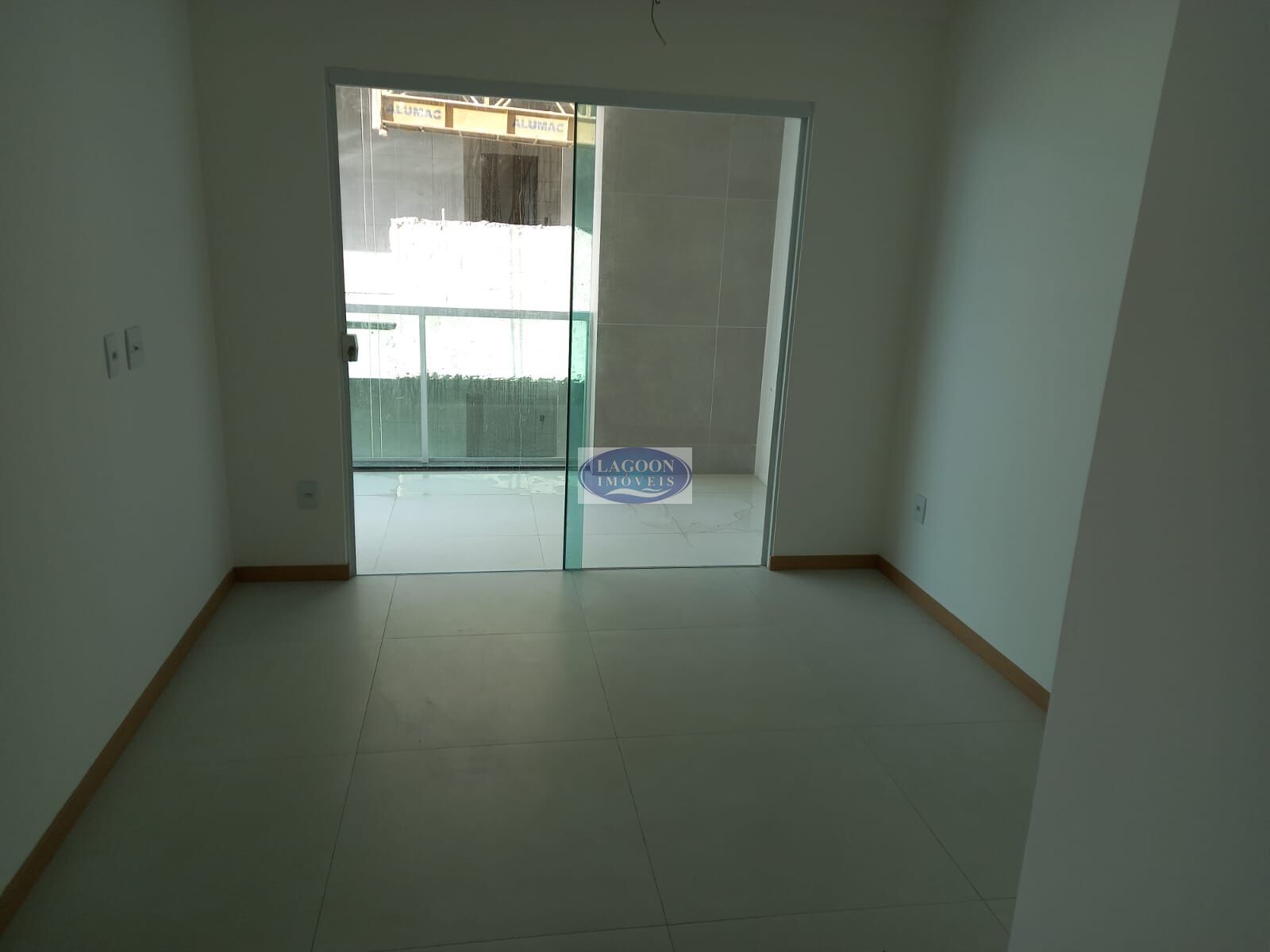 Apartamento à venda com 2 quartos, 102m² - Foto 2