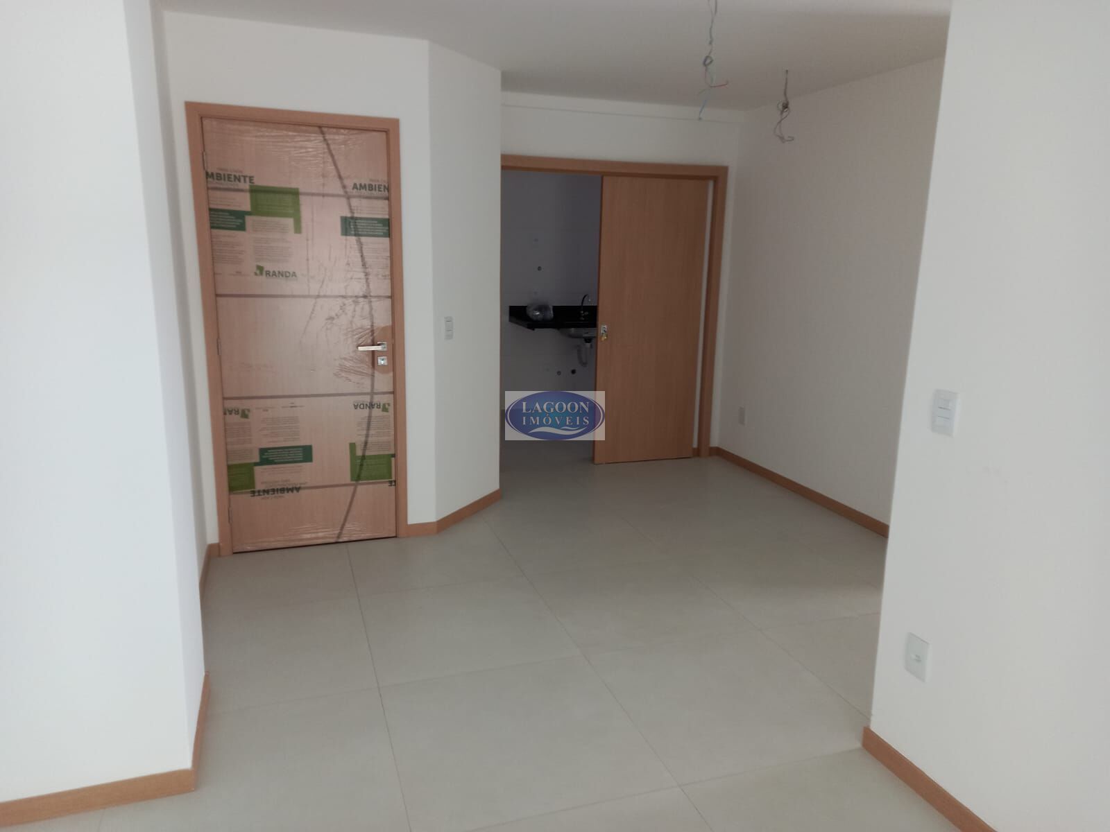 Apartamento à venda com 2 quartos, 102m² - Foto 3