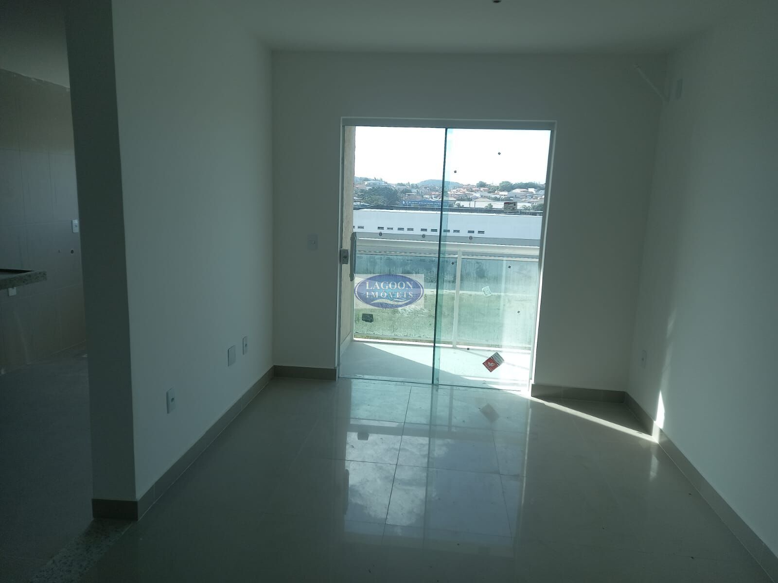 Apartamento à venda com 3 quartos, 91m² - Foto 2