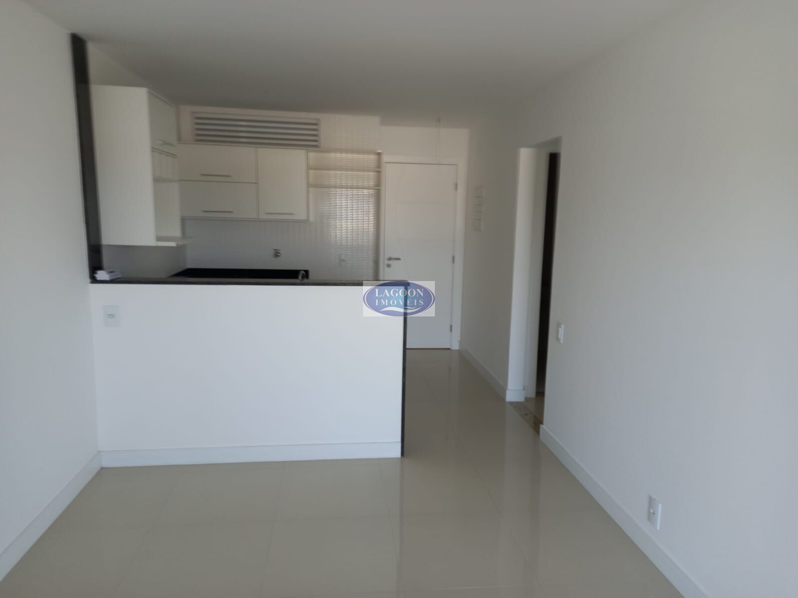 Apartamento à venda com 2 quartos, 70m² - Foto 6