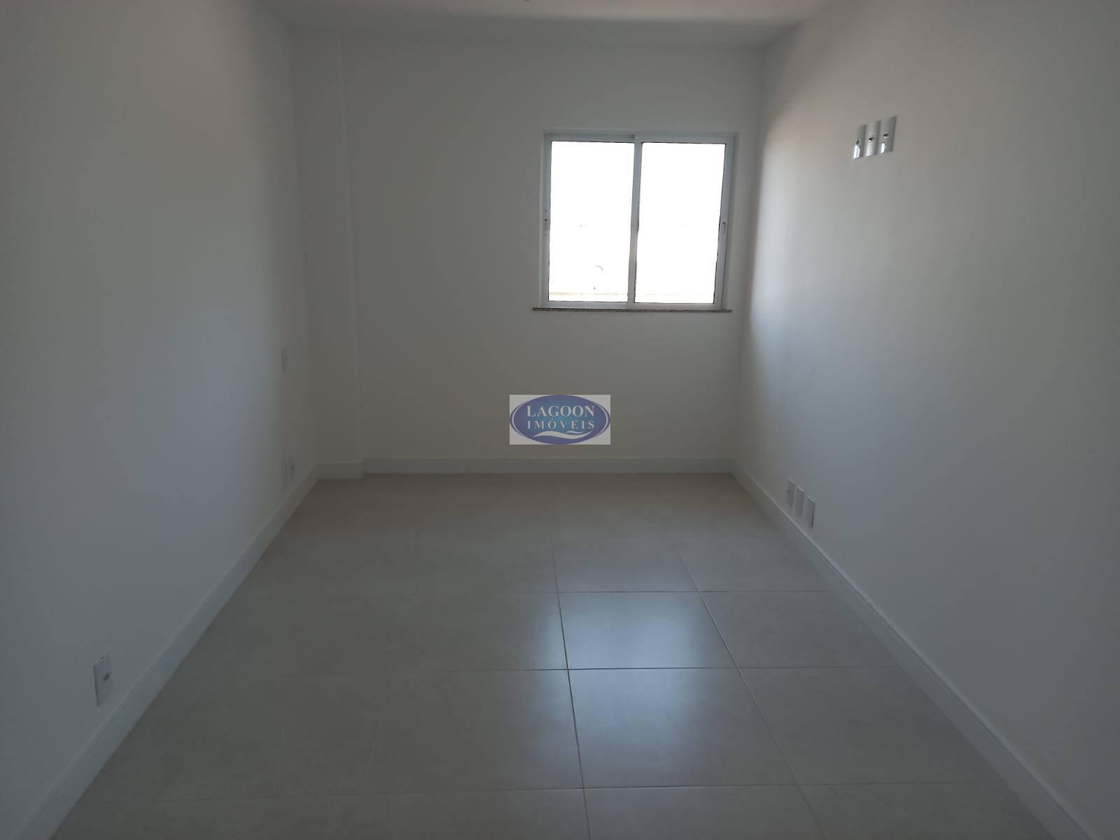 Apartamento à venda com 2 quartos, 70m² - Foto 12