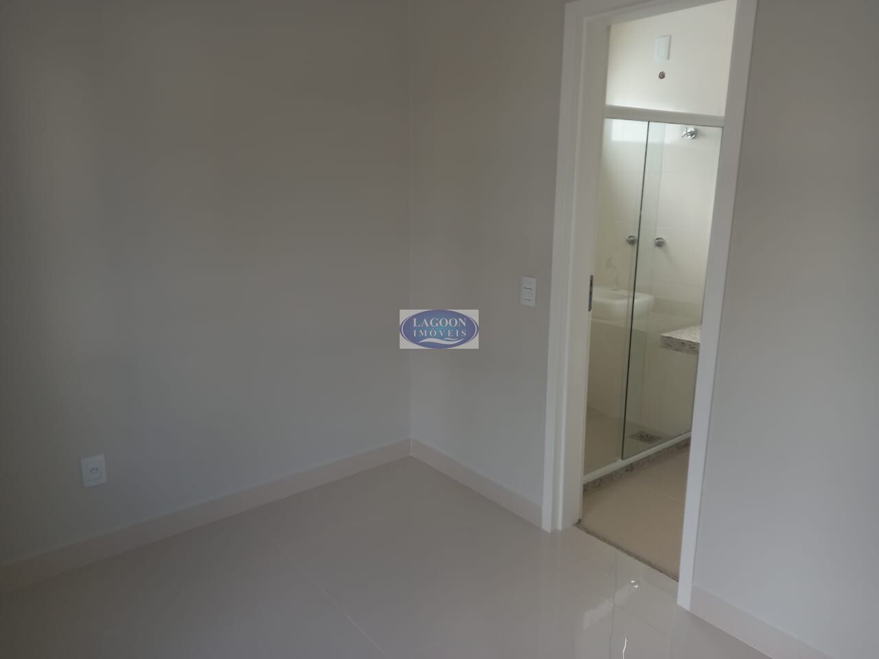 Casa de Condomínio à venda com 2 quartos, 100m² - Foto 12