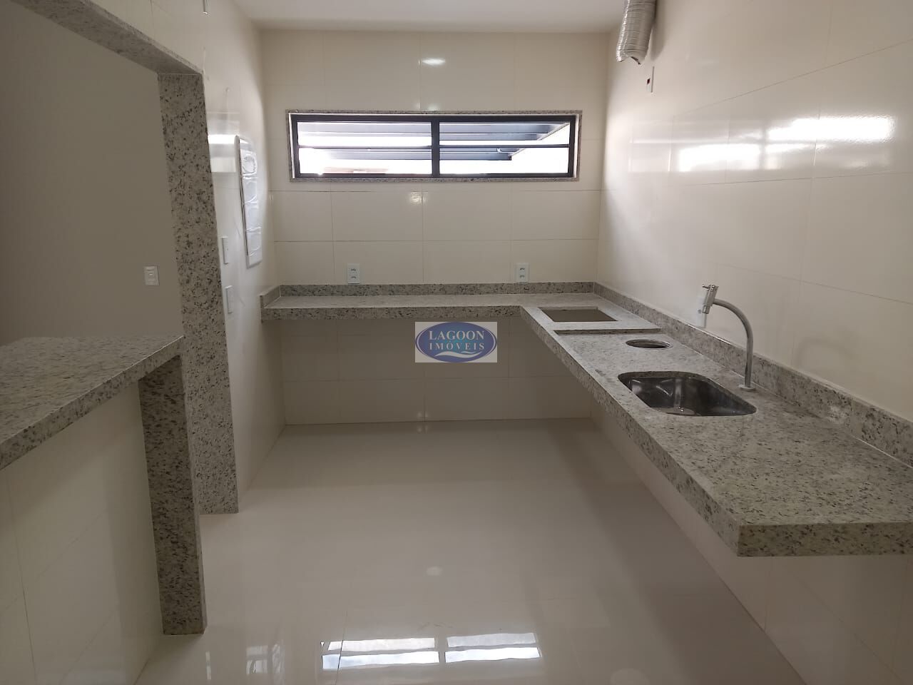 Casa de Condomínio à venda com 2 quartos, 100m² - Foto 6