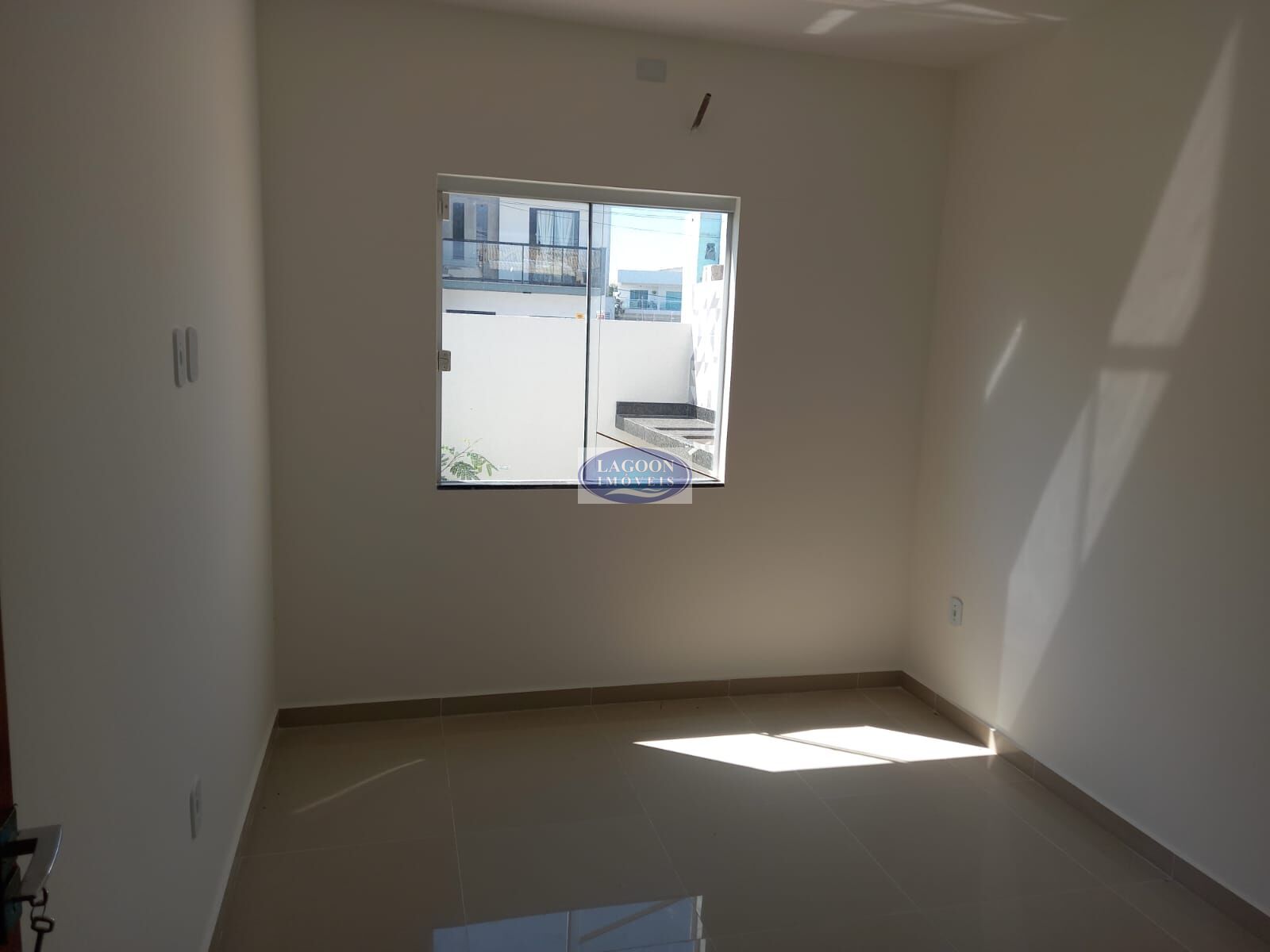 Casa à venda com 3 quartos, 104m² - Foto 8