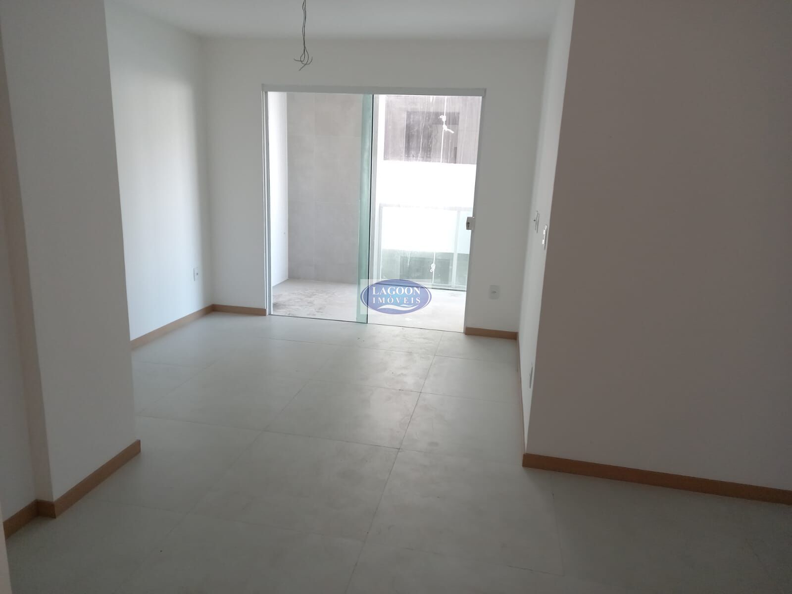 Apartamento à venda com 2 quartos, 105m² - Foto 2