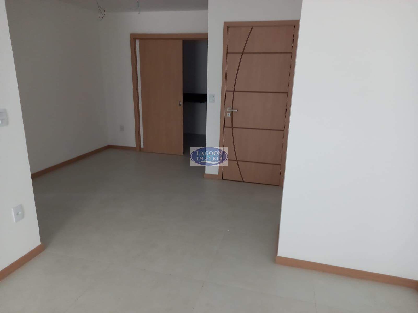 Apartamento à venda com 2 quartos, 105m² - Foto 3