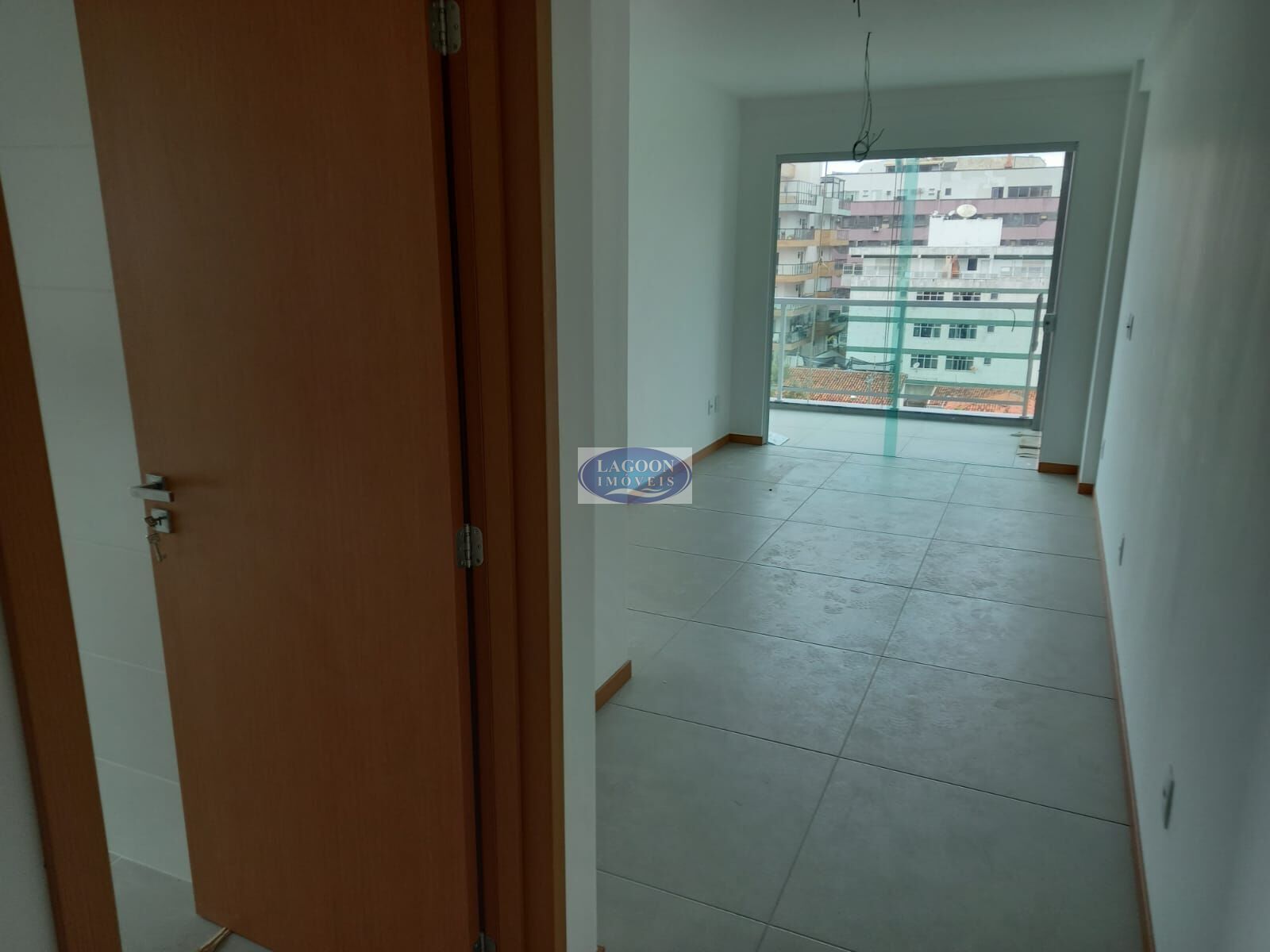 Apartamento à venda com 1 quarto, 71m² - Foto 2