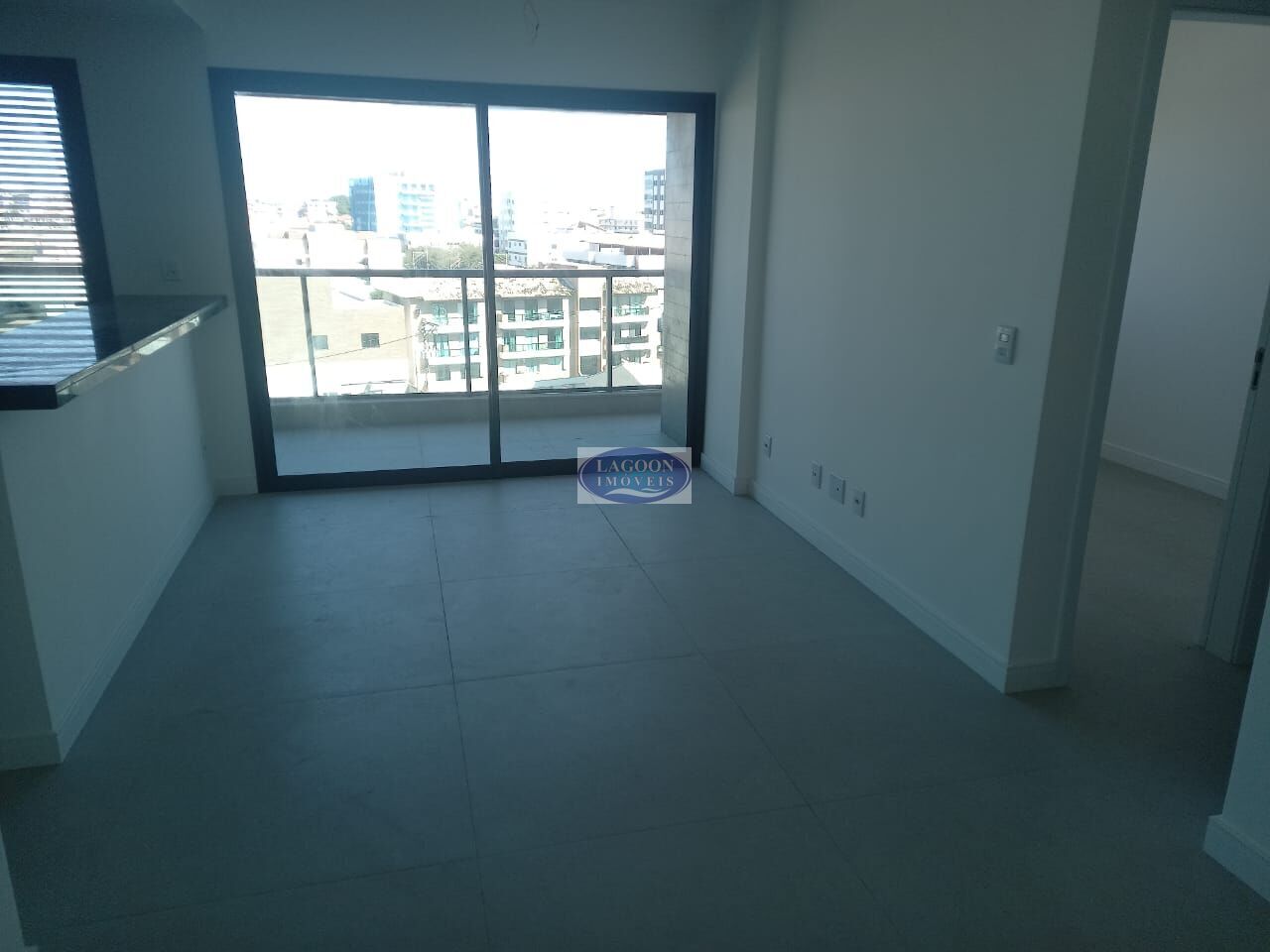 Apartamento à venda com 2 quartos, 81m² - Foto 3