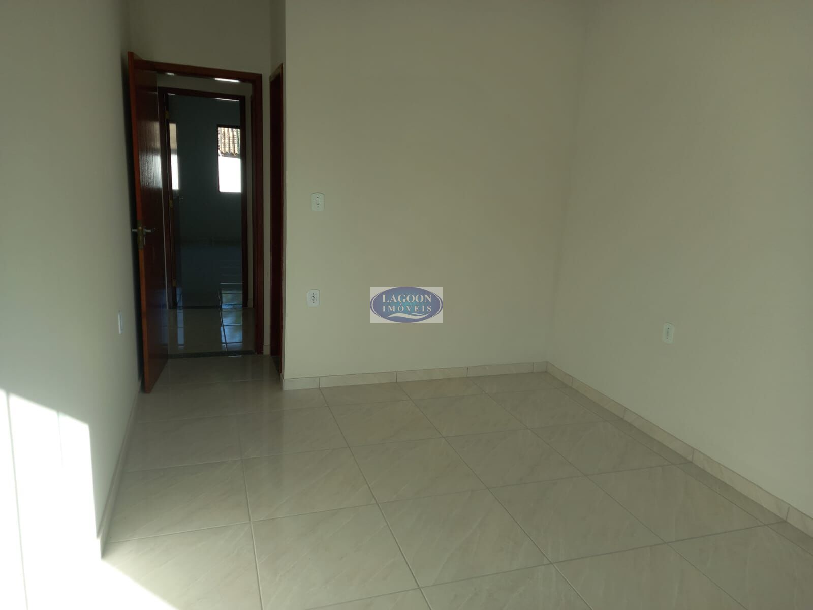 Casa à venda com 2 quartos, 82m² - Foto 9