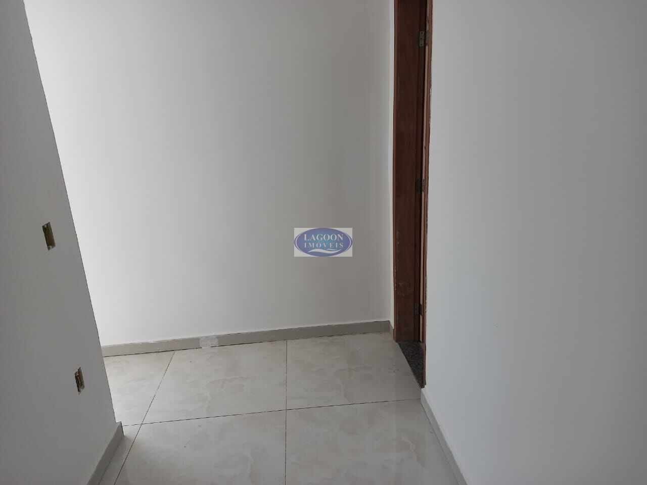 Casa à venda com 4 quartos, 120m² - Foto 14