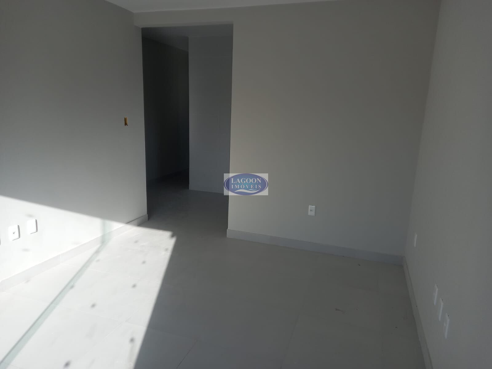 Apartamento à venda com 2 quartos, 68m² - Foto 4