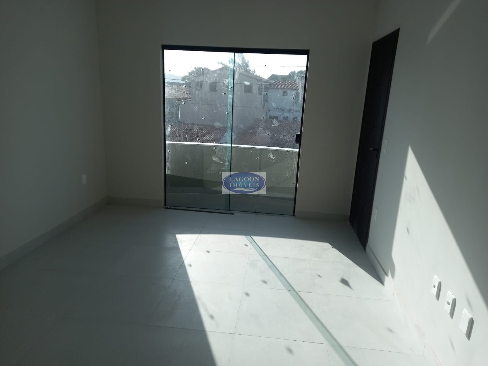 Apartamento à venda com 2 quartos, 68m² - Foto 2