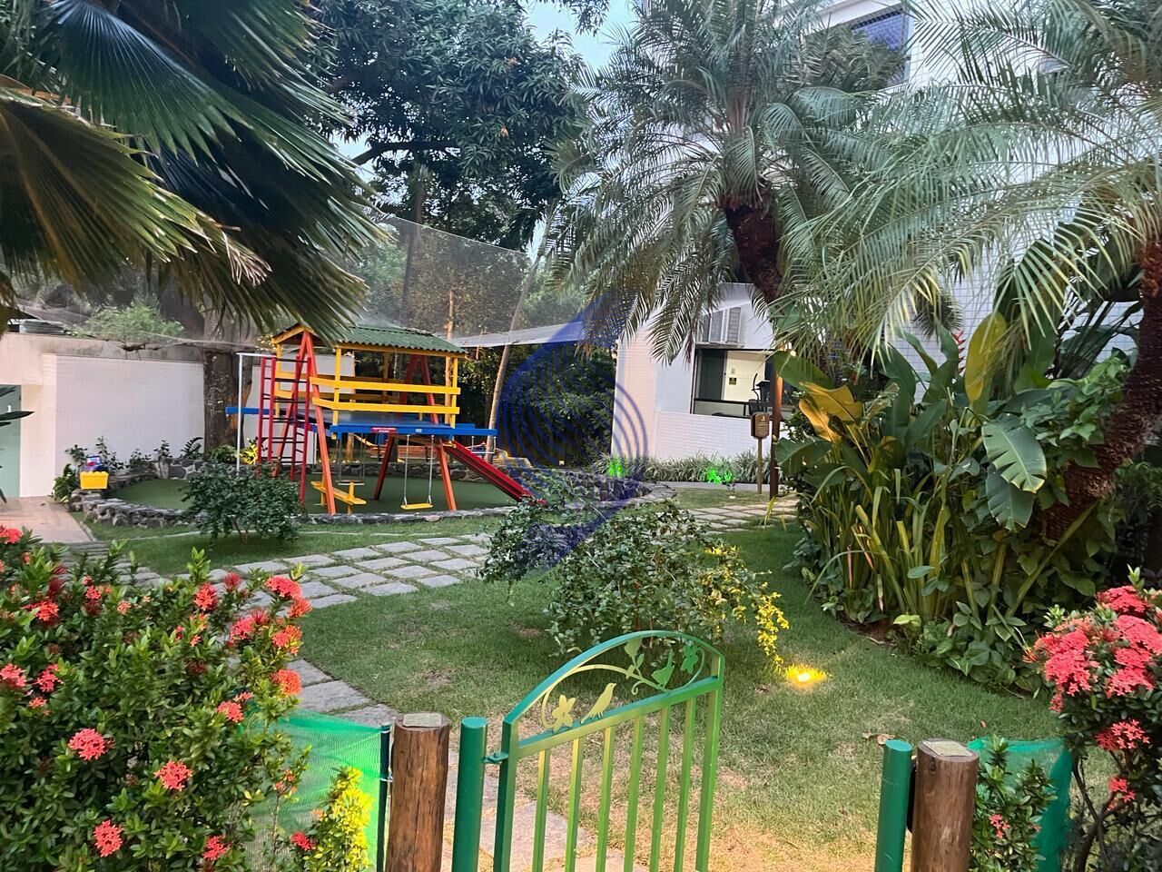 Apartamento à venda com 4 quartos, 256m² - Foto 32