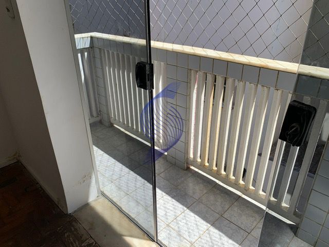 Apartamento à venda com 2 quartos, 81m² - Foto 3