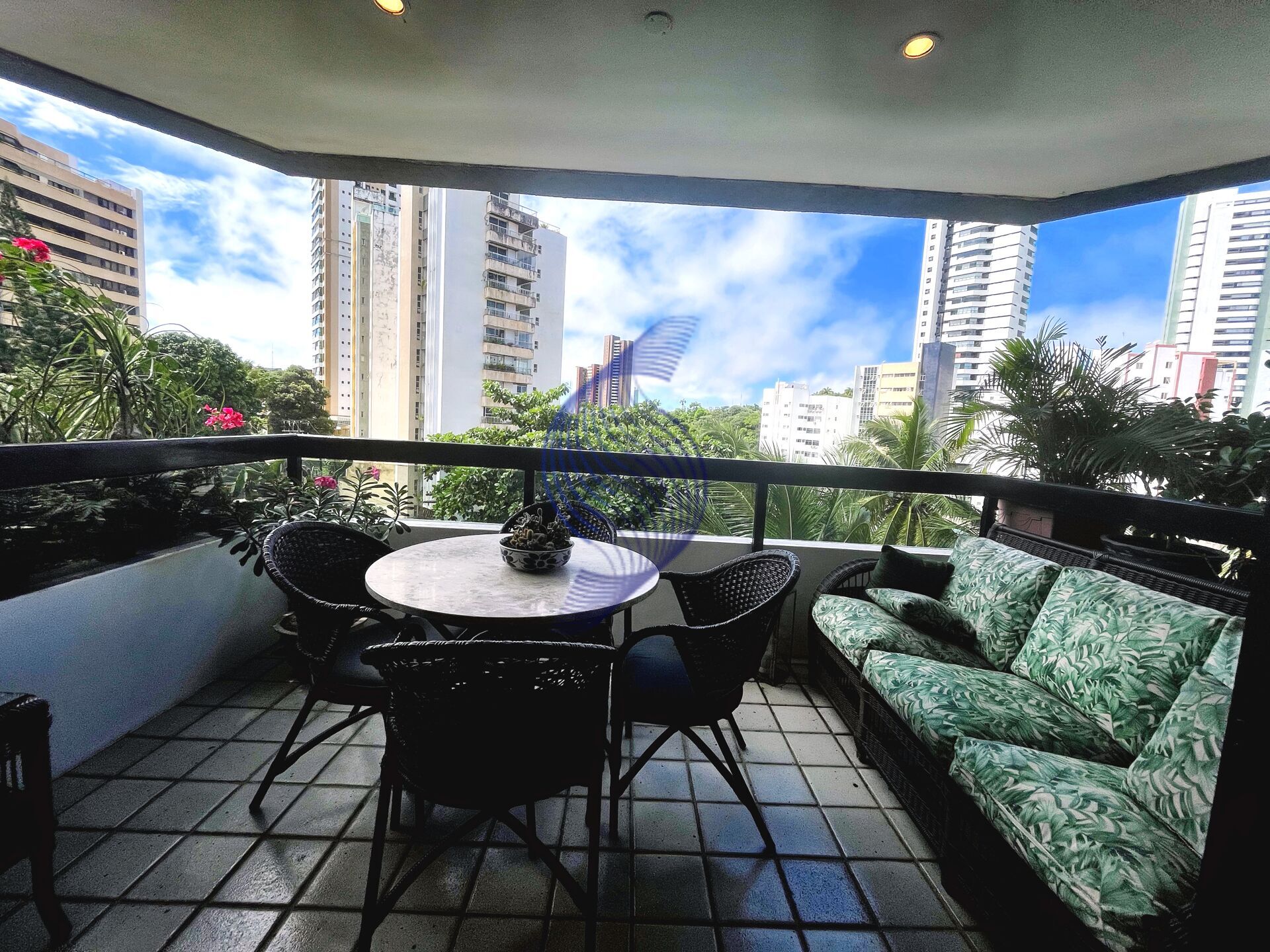 Apartamento à venda com 4 quartos, 200m² - Foto 3