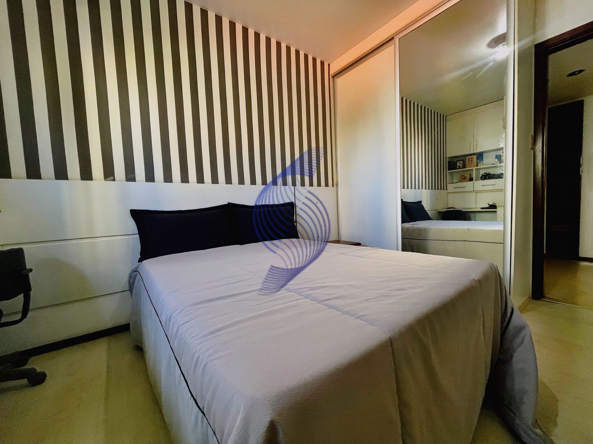Apartamento à venda com 4 quartos, 200m² - Foto 17