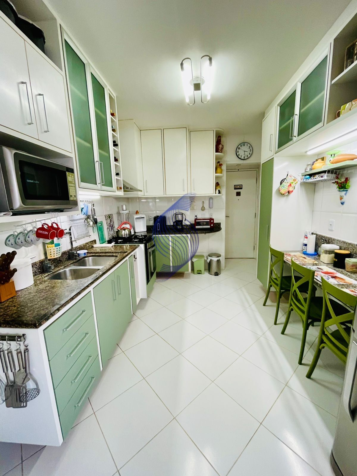 Apartamento à venda com 3 quartos, 108m² - Foto 9