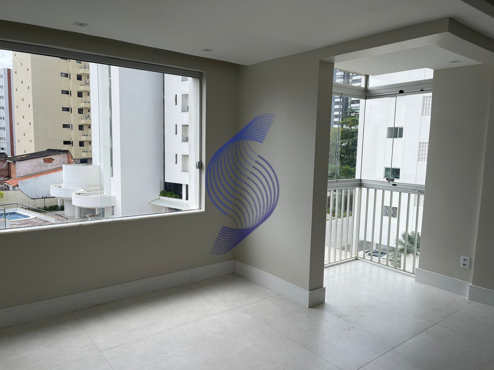 Apartamento à venda com 3 quartos, 143m² - Foto 3