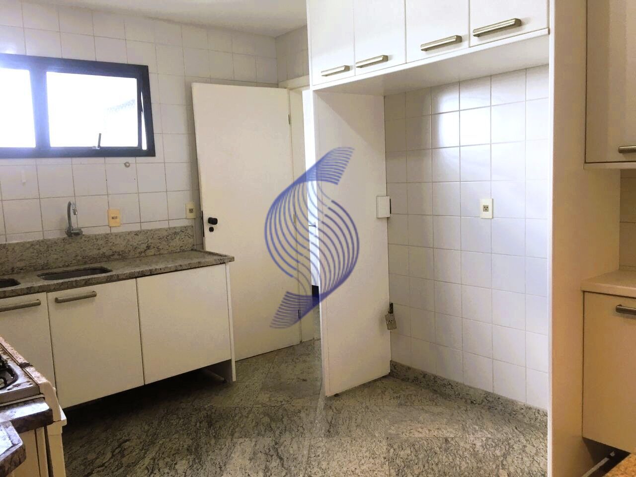 Apartamento à venda com 3 quartos, 166m² - Foto 8